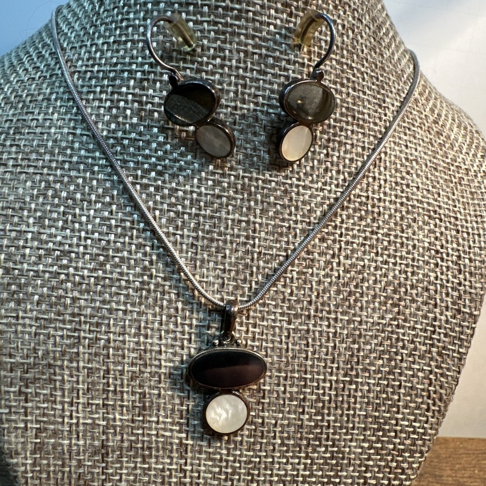 Sunstone Imports Sterling Silver Onyx Mother of Pearl Necklace Earring Set 925